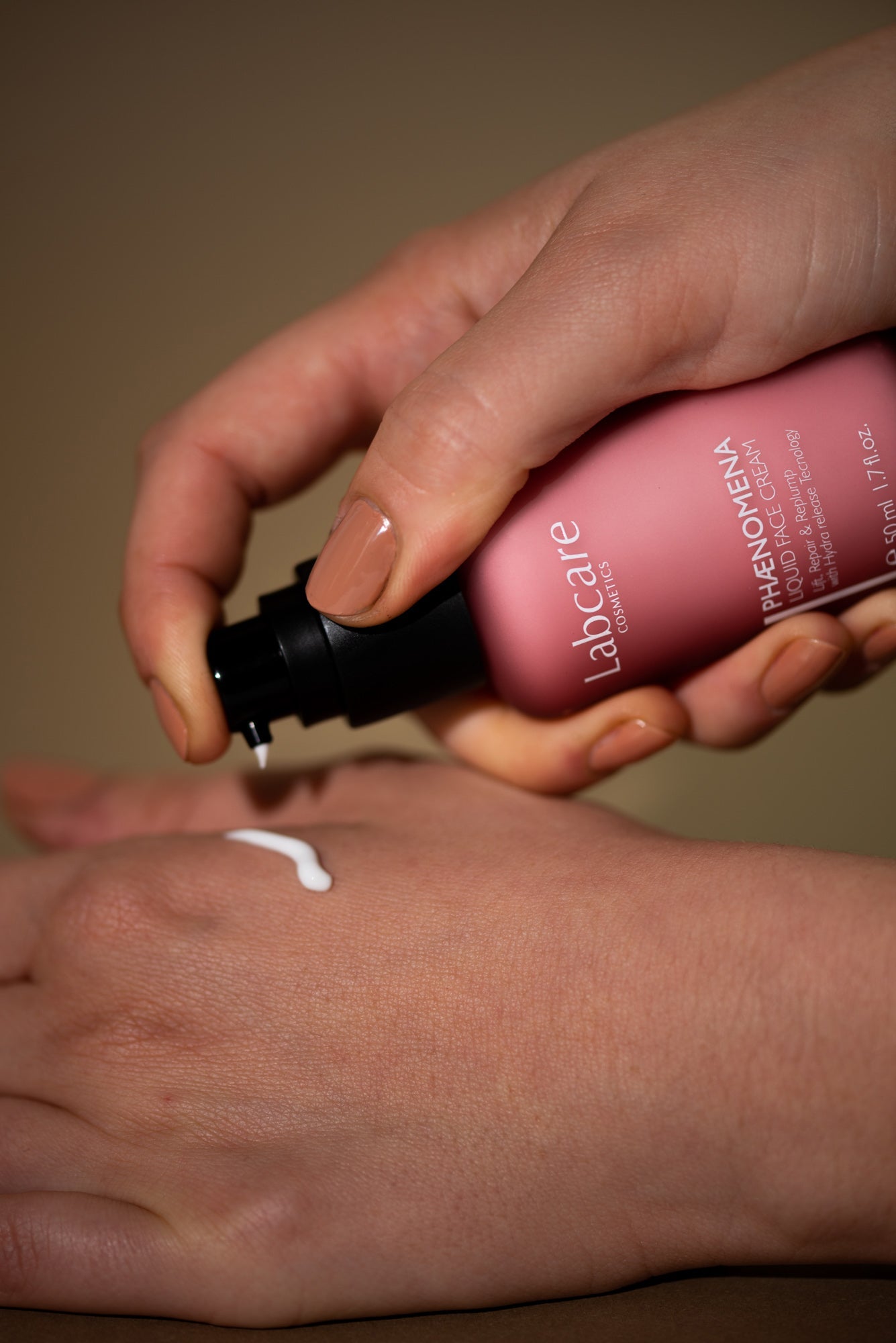 Phænomena Liquid Cream -Έξυπνη υγρή κρέμα με τεχνολογία Hydro-Repair με αργιρελίνη και CICA